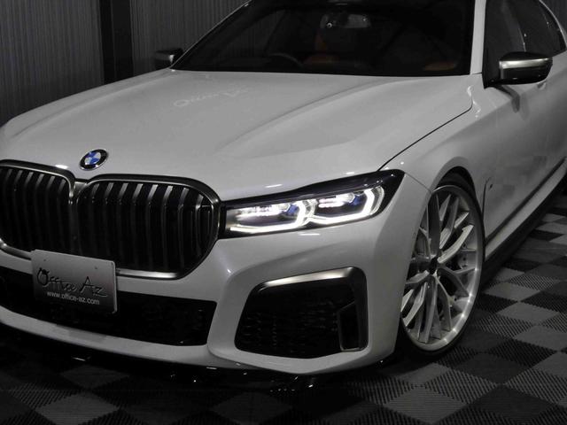 ７シリーズ Ｍ７６０Ｌｉ　ｘＤｒｉｖｅ　ＨＹＰＥＲＦＯＲＧＥＤ２２ＡＷ　ローダウン　ＭＡＸＴＯＮエアロ　Ｂｏｗｅｒｓ＆Ｗｉｌｋｉｎｓサウンド　リヤエンターテインメント　茶革　マッサージシート　スカイラウンジパノラマルーフ　レーザーＬＥＤ（4枚目）