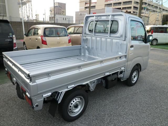 ハイゼットトラック スタンダード　４ＷＤ　ＣＶＴ車　衝突被害軽減ブレーキ　届出済み未使用車　新車保証書付き（25枚目）