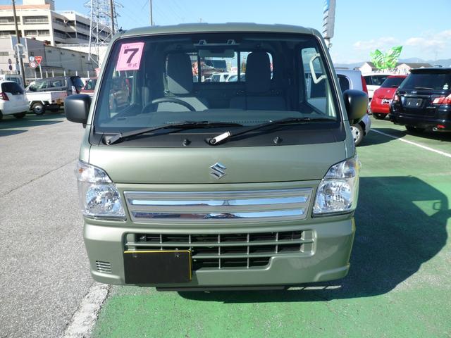 キャリイトラック KCエアコン・パワステ 届出済み未使用車 スズキセーフティサポート 衝突被害軽減ブレーキ パワーウインドウ パワードアロック リモコンキー 新車保証書付き マット・バイザー付き 新色アイビーグリーンメタリック(2枚目)