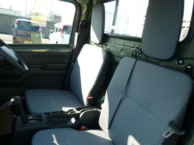 キャリイトラック KCエアコン・パワステ 届出済み未使用車 スズキセーフティサポート 衝突被害軽減ブレーキ パワーウインドウ パワードアロック リモコンキー 新車保証書付き マット・バイザー付き 新色アイビーグリーンメタリック(3枚目)