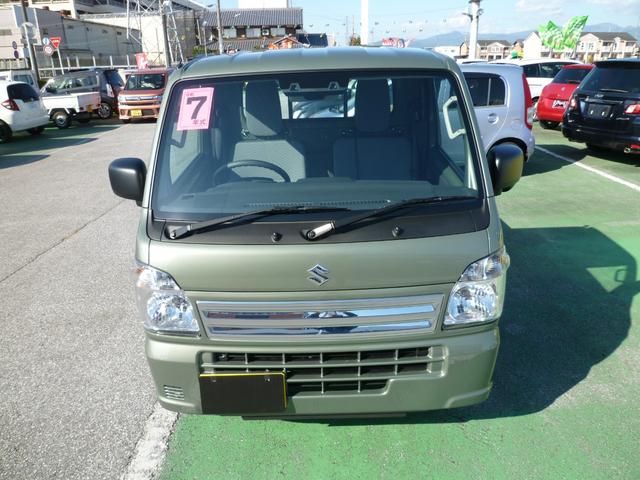 キャリイトラック KCエアコン・パワステ 届出済み未使用車 スズキセーフティサポート 衝突被害軽減ブレーキ パワーウインドウ パワードアロック リモコンキー 新車保証書付き マット・バイザー付き 新色アイビーグリーンメタリック(5枚目)