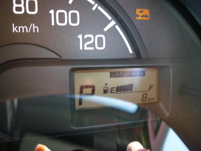 キャリイトラック KCエアコン・パワステ 届出済み未使用車 スズキセーフティサポート 衝突被害軽減ブレーキ パワーウインドウ パワードアロック リモコンキー 新車保証書付き マット・バイザー付き 新色アイビーグリーンメタリック(7枚目)