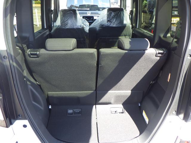 Ｎ－ＢＯＸカスタム ベースグレード　純正８インチディスプレイオーディオ　ホンダセンシング　両側パワースライドドア　電動パーキング　ＬＥＤオートヘッドライト　キーフリー　前席シートヒーター　純正１４インチＡＷ　ＵＳＢソケット（6枚目）