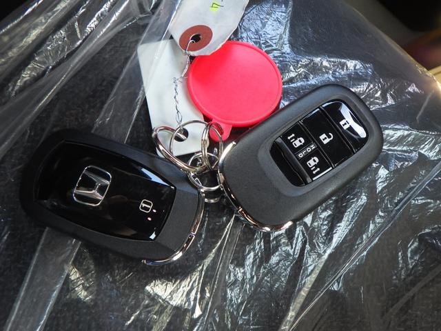 Ｎ－ＢＯＸカスタム ベースグレード　純正８インチディスプレイオーディオ　ホンダセンシング　両側パワースライドドア　電動パーキング　ＬＥＤオートヘッドライト　キーフリー　前席シートヒーター　純正１４インチＡＷ　ＵＳＢソケット（18枚目）