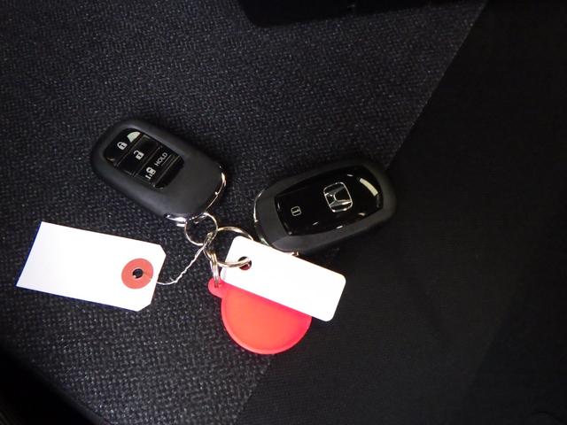 Ｎ－ＢＯＸカスタム ベースグレード　カスタム　純正８インチナビ　フルセグＴＶ　バックカメラ　パワースライドア　キーフリーＬＥＤオートヘッドライト　ＵＳＢソケット　純正１４インチＡＷ　電動パーキング　前席シートヒーター（12枚目）