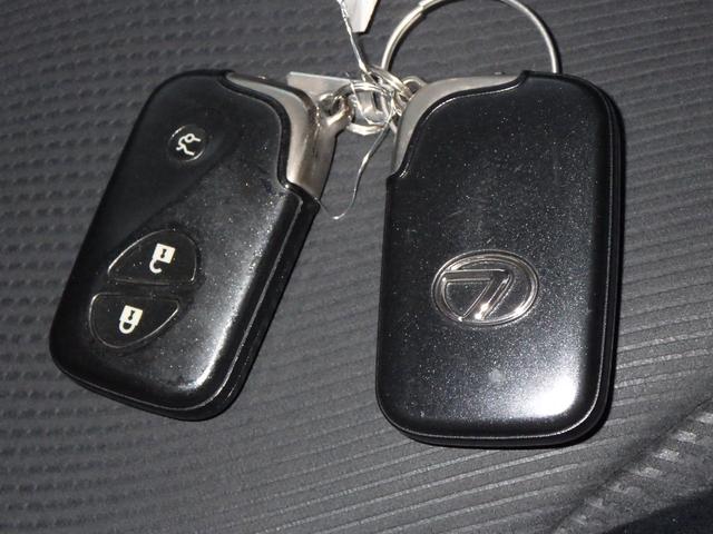 IS IS250 HID プッシュスタート キーフリー ETC 社外品マフラー 18インチSSRホイール 前席パワーシート レーダー探知機 ドライブレコーダー バックカメラ USBソケット フォグランプ(38枚目)