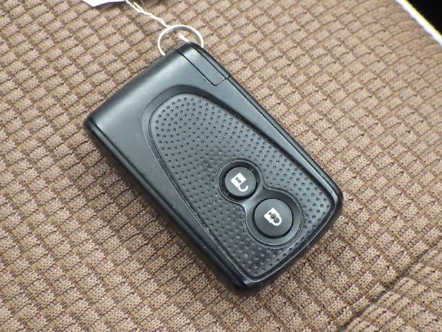 ミラココア ココアプラスＸ　ＬＥＤヘッドライト　ＬＥＤフォグ　ルーフレール　キーフリー　両席エアバッグ　ＡＢＳ　社外品ナビ　フルセグＴＶ　バックカメラ　専用ホイールキャップ　茶色メイン内装　アイドリングストップ　電格ミラー（27枚目）