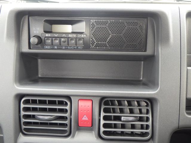 キャリイトラック ＫＣエアコン・パワステ　４ＷＤ　４ＡＴ　ＤＣＢＳ　キーレス　パワーウンドウ　３方開荷台　ＡＭ　ＦＭラジオ　アイドリングストップ　エアコン　パワステ　アングル　間欠ワイパー　両席エアバッグ　ＡＢＳ（11枚目）