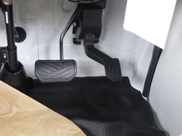 キャリイトラック ＫＣエアコン・パワステ　４ＷＤ　４ＡＴ　ＤＣＢＳ　キーレス　パワーウンドウ　３方開荷台　ＡＭ　ＦＭラジオ　アイドリングストップ　エアコン　パワステ　アングル　間欠ワイパー　両席エアバッグ　ＡＢＳ（16枚目）
