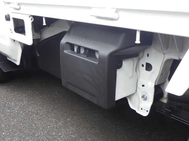 キャリイトラック ＫＣエアコン・パワステ　４ＷＤ　４ＡＴ　ＤＣＢＳ　キーレス　パワーウンドウ　３方開荷台　ＡＭ　ＦＭラジオ　アイドリングストップ　エアコン　パワステ　アングル　間欠ワイパー　両席エアバッグ　ＡＢＳ（21枚目）