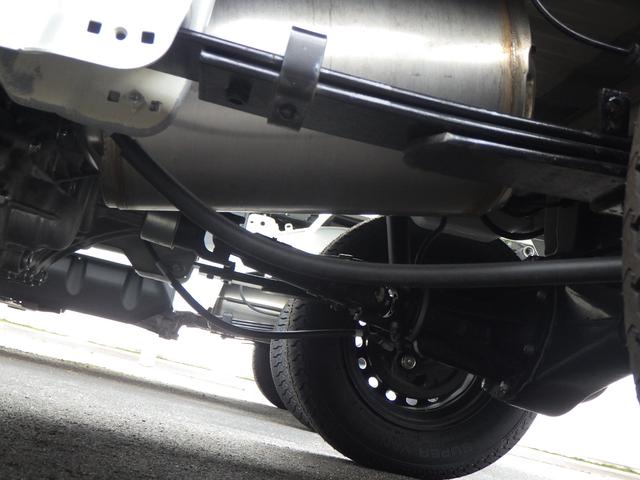 キャリイトラック ＫＣエアコン・パワステ　４ＷＤ　４ＡＴ　ＤＣＢＳ　キーレス　パワーウンドウ　３方開荷台　ＡＭ　ＦＭラジオ　アイドリングストップ　エアコン　パワステ　アングル　間欠ワイパー　両席エアバッグ　ＡＢＳ（22枚目）