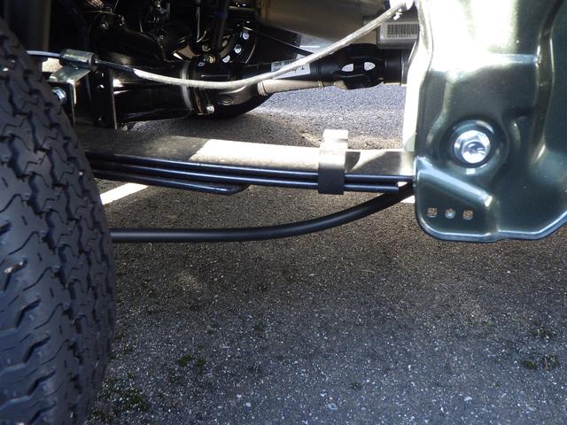 キャリイトラック ＫＣエアコン・パワステ　４ＷＤ　４ＡＴ　ＤＣＢＳ　キーレス　パワーウンドウ　３方開荷台　ＡＭ　ＦＭラジオ　アイドリングストップ　エアコン　パワステ　アングル　間欠ワイパー　両席エアバッグ　ＡＢＳ（16枚目）