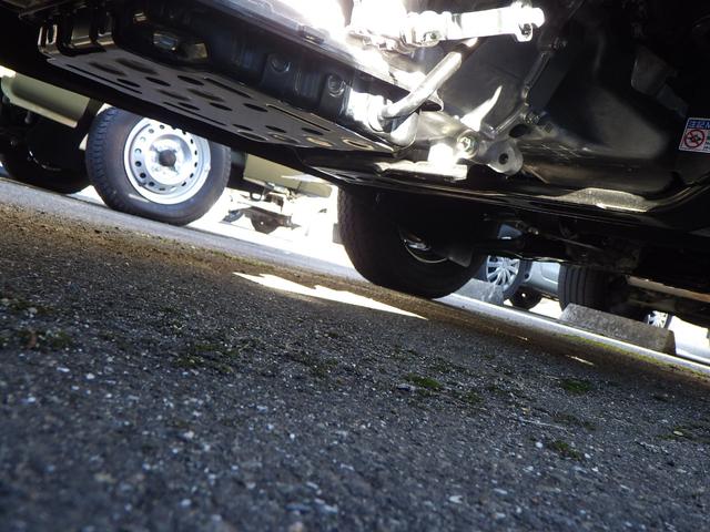 キャリイトラック ＫＣエアコン・パワステ　４ＷＤ　４ＡＴ　ＤＣＢＳ　キーレス　パワーウンドウ　３方開荷台　ＡＭ　ＦＭラジオ　アイドリングストップ　エアコン　パワステ　アングル　間欠ワイパー　両席エアバッグ　ＡＢＳ（17枚目）