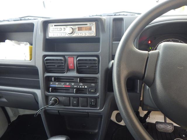 キャリイトラック 　アーム式ゲートリフター　ＡＴ　４ＷＤ　ＣＤデッキ　ＥＴＣ車載器　オートマ　運転席エアバッグ　パワステ　ドライブレコーダー　レベライザー　荷台マット　ゲートプロテクター　作業灯（9枚目）