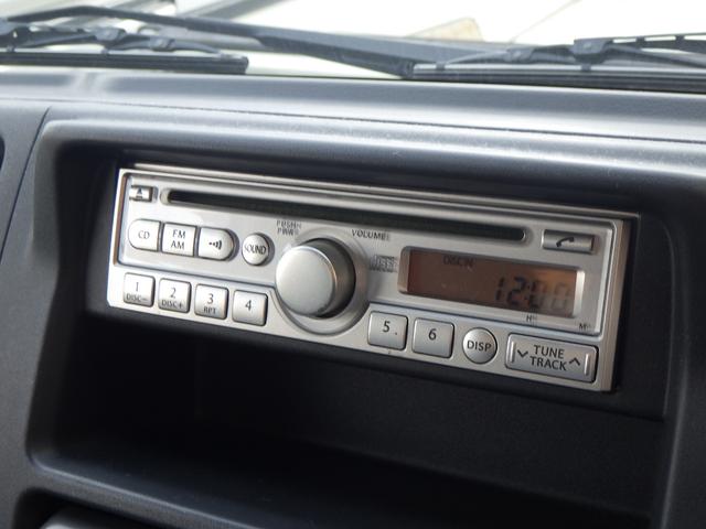 キャリイトラック 　アーム式ゲートリフター　ＡＴ　４ＷＤ　ＣＤデッキ　ＥＴＣ車載器　オートマ　運転席エアバッグ　パワステ　ドライブレコーダー　レベライザー　荷台マット　ゲートプロテクター　作業灯（10枚目）