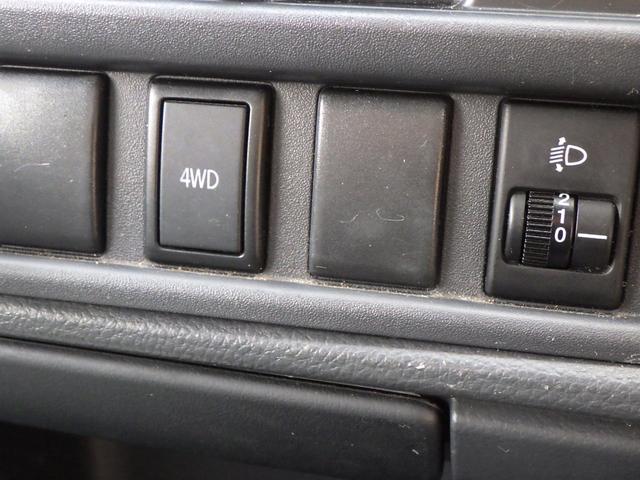 キャリイトラック 　アーム式ゲートリフター　ＡＴ　４ＷＤ　ＣＤデッキ　ＥＴＣ車載器　オートマ　運転席エアバッグ　パワステ　ドライブレコーダー　レベライザー　荷台マット　ゲートプロテクター　作業灯（12枚目）