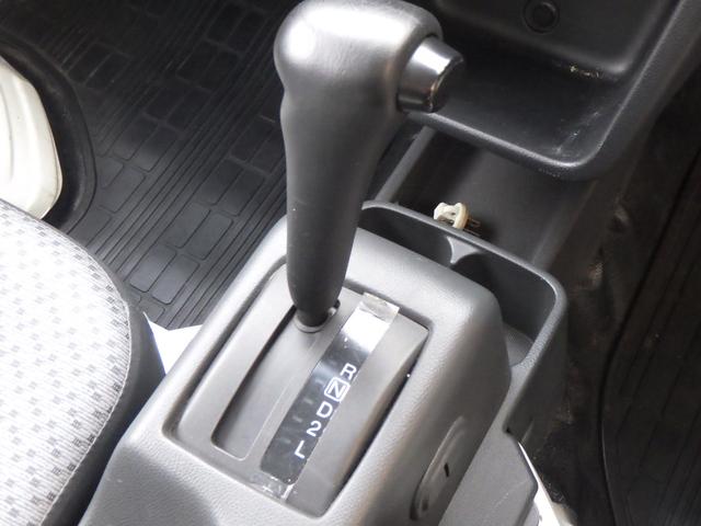 キャリイトラック 　アーム式ゲートリフター　ＡＴ　４ＷＤ　ＣＤデッキ　ＥＴＣ車載器　オートマ　運転席エアバッグ　パワステ　ドライブレコーダー　レベライザー　荷台マット　ゲートプロテクター　作業灯（13枚目）