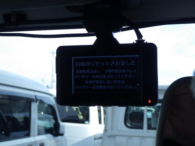 キャリイトラック 　アーム式ゲートリフター　ＡＴ　４ＷＤ　ＣＤデッキ　ＥＴＣ車載器　オートマ　運転席エアバッグ　パワステ　ドライブレコーダー　レベライザー　荷台マット　ゲートプロテクター　作業灯（14枚目）