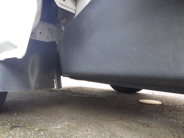 キャリイトラック 　アーム式ゲートリフター　ＡＴ　４ＷＤ　ＣＤデッキ　ＥＴＣ車載器　オートマ　運転席エアバッグ　パワステ　ドライブレコーダー　レベライザー　荷台マット　ゲートプロテクター　作業灯（27枚目）