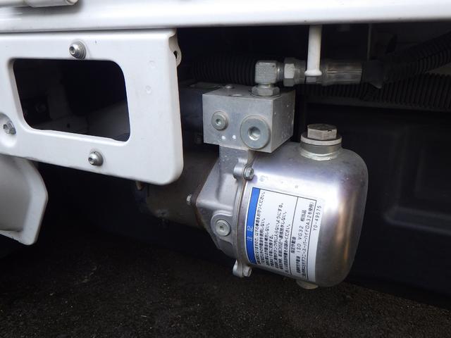 キャリイトラック 　アーム式ゲートリフター　ＡＴ　４ＷＤ　ＣＤデッキ　ＥＴＣ車載器　オートマ　運転席エアバッグ　パワステ　ドライブレコーダー　レベライザー　荷台マット　ゲートプロテクター　作業灯（28枚目）