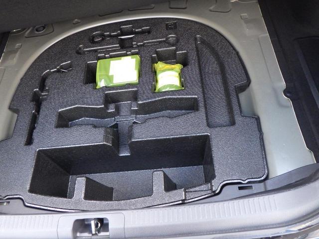 カムリ Ｇレザーパッケージ　ＪＢＬ純正ディスプレイオーディオ　ナビ　ドラレコ前　バックカメラ　ＥＴＣ　革巻きハンドル　１８インチＡＷ　Ｗエアバッグ　ＡＢＳ　キーフリー　マット　バイザー（32枚目）