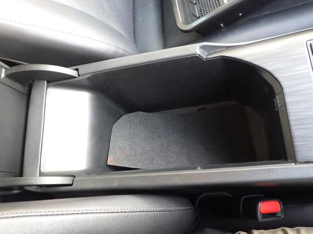 カムリ Ｇレザーパッケージ　ＪＢＬ純正ディスプレイオーディオ　ナビ　ドラレコ前　バックカメラ　ＥＴＣ　革巻きハンドル　１８インチＡＷ　Ｗエアバッグ　ＡＢＳ　キーフリー　マット　バイザー（52枚目）