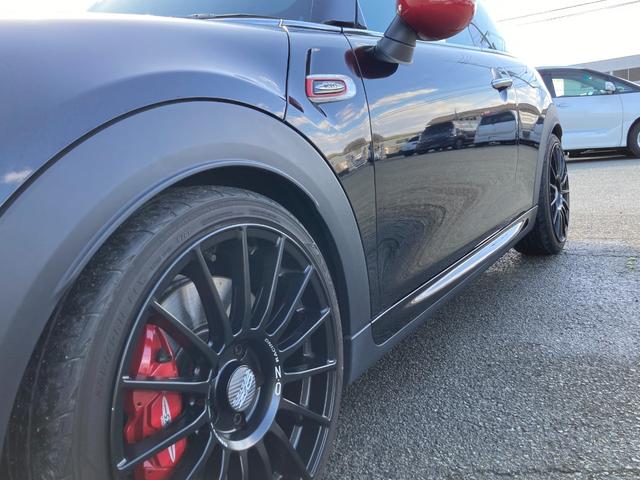 ＭＩＮＩ ジョンクーパーワークス　後期　６ＭＴ　ＯＺ１８インチホイール　純正ＨＤＤナビ　ヘッドアップディスプレイ　ボンネットストライプ（8枚目）