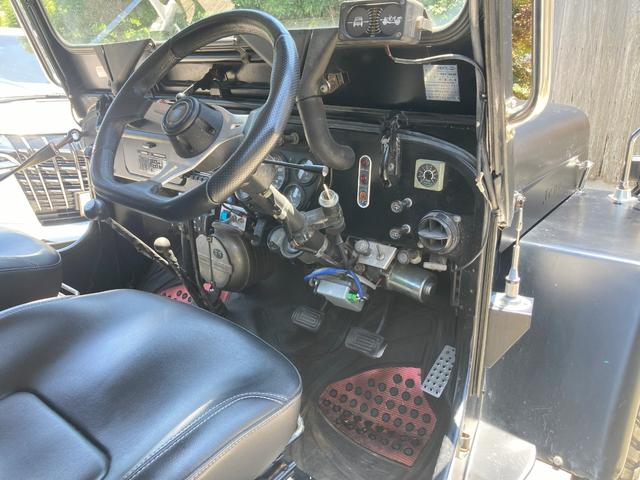 三菱 ジープ キャンバストップ J57改 2600cc 三菱 ジープ キャンバストップ J57改 2600cc