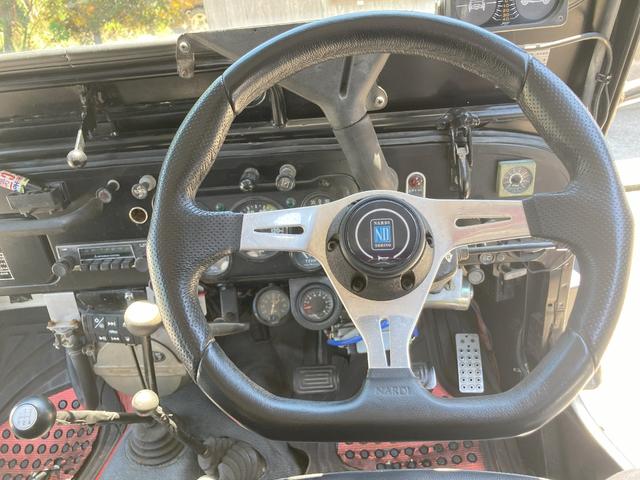 三菱 ジープ キャンバストップ J57改 2600cc 三菱 ジープ キャンバストップ J57改 2600cc