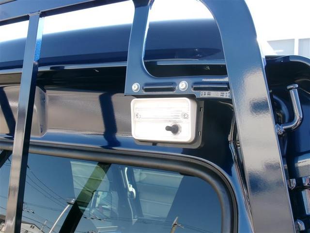 スーパーキャリイ Ｘ　ロングラン保証付き車両　アルミ　ダブルエアバッグ　ＥＴＣ車載器　運転席エアバック　パートタイム４ＷＤ　キーレスキー　ＶＳＣ　前席パワーウィンドウ　エアコンパワステ　ＰＳ　ＡＢＳ（16枚目）