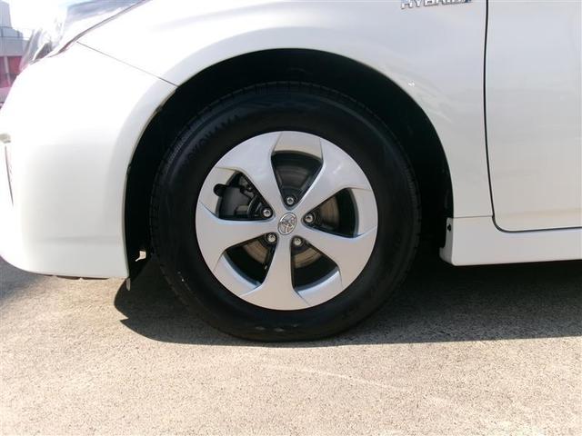 プリウス S トヨタ認定中古車 Bモニタ- フルセグ地デジ インテリキー デュアルエアバック エアB DVD再生可能 ナビTV AUTOエアコン 横スベリ防止 アルミホイール ETC装備 ABS サイドエアバッグ(12枚目)