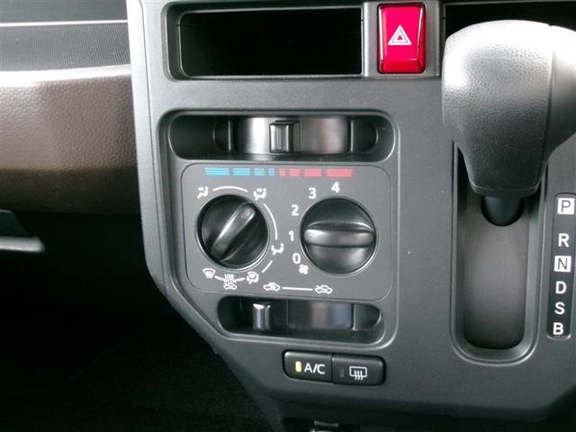 ルーミー Ｘ　トヨタ認定中古車　ＴＶ　パワーウインドウ　Ｂカメラ　衝突軽減装置　キーレスエントリー　ＶＳＣ　スマートストップ　４ＷＤ車　スマートキー　フルセグＴＶ　パワーステアリング　エアコン　ＡＵＸ　ＡＢＳ（7枚目）