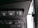 ヘッドライトの光軸調整ができます。後席やトランクに同乗者や荷物が多いとき、ヘッドライトが少し上向きになってしまいます。そんな時に調整ができて便利です!