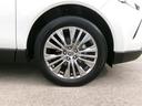 19インチ純正アルミホイール。路面に近いホイール部分は特に目立ちますし、車のイメージも大きく変わりますよ!