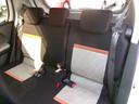 大人でも十分な後席空間です。近場はもちろん、長距離の移動でも楽ですね！
