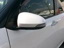 ターンランプ付きドアミラーはデザインだけでなく、他のドライバーや周囲の歩行者にもわかり易く視認性も十分な装備です。