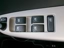 運転席はオートタイプのパワーウィンドウです。車内の換気もスムーズです。