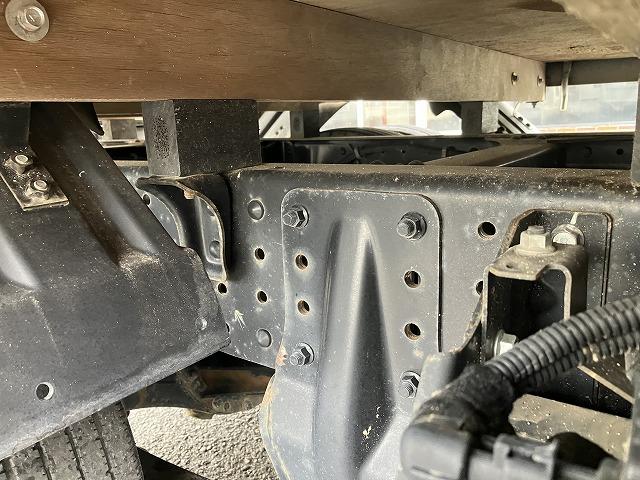 キャンター ・４ＷＤ・１０尺・平・５ｔ未満・ＡＴ・左電格ミラー・ＥＴＣ　・社外ナビＴＶ・歩み掛け・キーレス・荷台内寸　Ｌ３１２５　Ｗ１６１０　Ｈ３８２（46枚目）