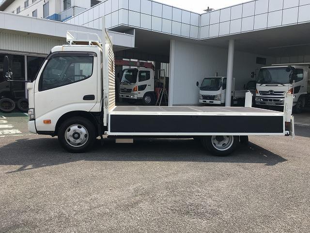 デュトロ ３ｔ積・セミロング・平ボディ　坂道発進補助装置・車線逸脱警報装置・ＥＴＣ・衝突軽減ブレーキ・スマートキー・アシストゲート・Ｂモニター・電動パーキング・左電格ミラー・荷台内寸　Ｌ３５５５　Ｗ１７８５　Ｈ３６８（14枚目）