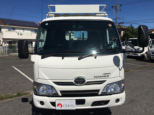 トヨエース ４ＷＤ・２ｔ積・平ボディ・標準ロング・５ＭＴ　４ＷＤ・２ｔ積・平ボディ・標準ロング・５ＭＴ・ルーフラック・ＥＴＣ・アシストゲート・ドアバイザー・フロアマット・荷台内寸　Ｌ４３６０　Ｗ１８０５　Ｈ３８５（2枚目）