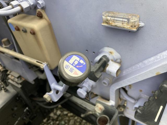 キャンター ２ｔ積・３段クレーン・タダノＺＲ２６３・フックイン・５ＭＴ　２ｔ積・３段クレーン・タダノＺＲ２６３・フックイン・５ＭＴ・３ペダル・荷台鉄板張り・ロープ穴３対・クレーン同年式・メッキパーツ・シートカバー・荷台内寸　Ｌ３４５４　Ｗ１７８８　Ｈ４１０（67枚目）