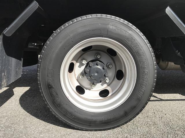 キャンター ＡＴ車・３．１ｔ積・積載車・ラジコン付・ＵＮＩＣ製　３．１ｔ積・ＡＴ車・積載車・衝突軽減ブレーキ・車線逸脱警報装置・左電格ミラー・フォグランプ・ラジコン付・作業灯・ウィンチ・メッキパーツ・キーレス・荷台内寸　Ｌ５７１５　Ｗ２０６０（47枚目）