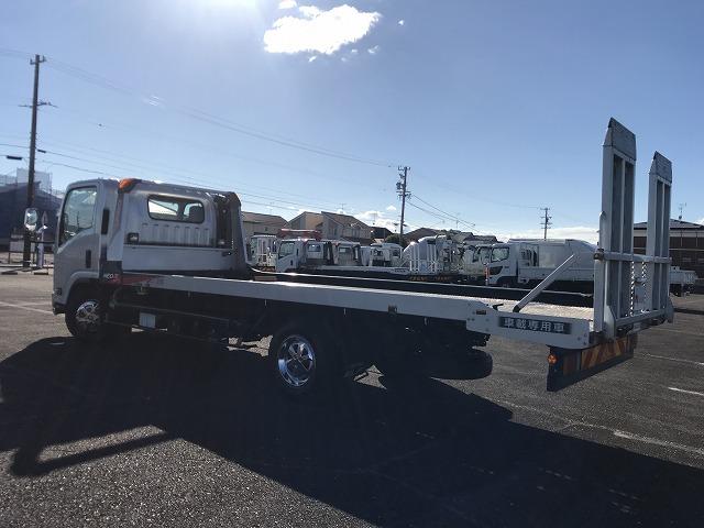 エルフトラック ３ｔ積・電動リアゲート・１オーナー・積載車・６ＭＴ　３ｔ積・積載車・ワンオーナー・６ＭＴ・ＮＥＯ５・電動リアゲート・ラジコン・坂道発進補助装置・社外ナビ、ＴＶ（ＡＶＮ－Ｒ７）左電格ミラー・ＥＴＣ・メッキパーツ・キーレス・荷台内寸　Ｌ５７０３　Ｗ２０６０（4枚目）