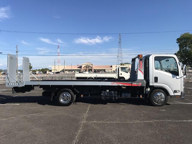 エルフトラック ３ｔ積・電動リアゲート・１オーナー・積載車・６ＭＴ　３ｔ積・積載車・ワンオーナー・６ＭＴ・ＮＥＯ５・電動リアゲート・ラジコン・坂道発進補助装置・社外ナビ、ＴＶ（ＡＶＮ－Ｒ７）左電格ミラー・ＥＴＣ・メッキパーツ・キーレス・荷台内寸　Ｌ５７０３　Ｗ２０６０（8枚目）