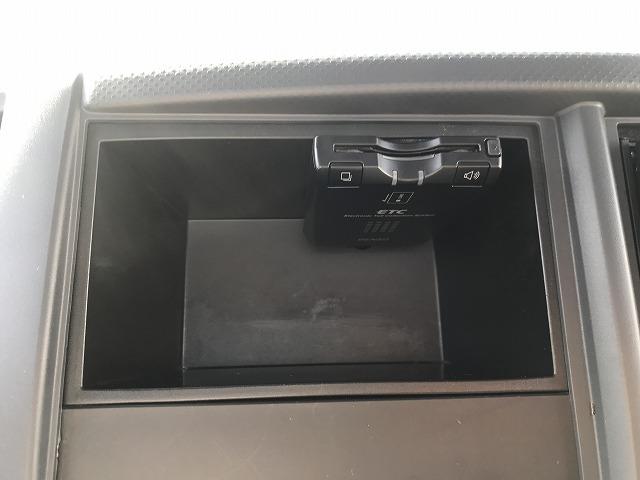 エルフトラック ３ｔ積・電動リアゲート・１オーナー・積載車・６ＭＴ　３ｔ積・積載車・ワンオーナー・６ＭＴ・ＮＥＯ５・電動リアゲート・ラジコン・坂道発進補助装置・社外ナビ、ＴＶ（ＡＶＮ－Ｒ７）左電格ミラー・ＥＴＣ・メッキパーツ・キーレス・荷台内寸　Ｌ５７０３　Ｗ２０６０（32枚目）