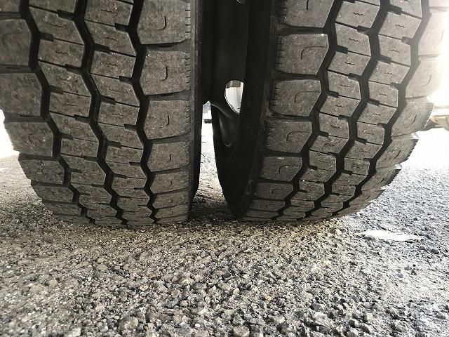 エルフトラック ３ｔ積・電動リアゲート・１オーナー・積載車・６ＭＴ　３ｔ積・積載車・ワンオーナー・６ＭＴ・ＮＥＯ５・電動リアゲート・ラジコン・坂道発進補助装置・社外ナビ、ＴＶ（ＡＶＮ－Ｒ７）左電格ミラー・ＥＴＣ・メッキパーツ・キーレス・荷台内寸　Ｌ５７０３　Ｗ２０６０（42枚目）