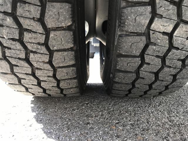 エルフトラック ３ｔ積・電動リアゲート・１オーナー・積載車・６ＭＴ　３ｔ積・積載車・ワンオーナー・６ＭＴ・ＮＥＯ５・電動リアゲート・ラジコン・坂道発進補助装置・社外ナビ、ＴＶ（ＡＶＮ－Ｒ７）左電格ミラー・ＥＴＣ・メッキパーツ・キーレス・荷台内寸　Ｌ５７０３　Ｗ２０６０（43枚目）