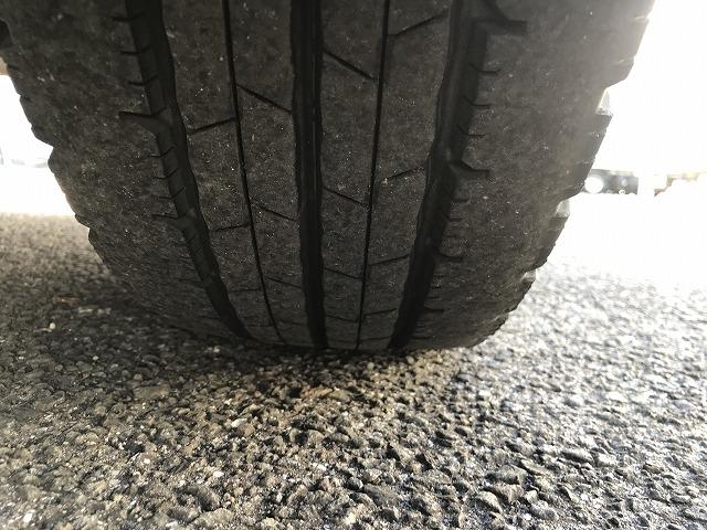 エルフトラック ３ｔ積・電動リアゲート・１オーナー・積載車・６ＭＴ　３ｔ積・積載車・ワンオーナー・６ＭＴ・ＮＥＯ５・電動リアゲート・ラジコン・坂道発進補助装置・社外ナビ、ＴＶ（ＡＶＮ－Ｒ７）左電格ミラー・ＥＴＣ・メッキパーツ・キーレス・荷台内寸　Ｌ５７０３　Ｗ２０６０（44枚目）