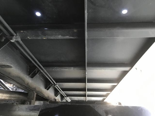 エルフトラック ３ｔ積・電動リアゲート・１オーナー・積載車・６ＭＴ　３ｔ積・積載車・ワンオーナー・６ＭＴ・ＮＥＯ５・電動リアゲート・ラジコン・坂道発進補助装置・社外ナビ、ＴＶ（ＡＶＮ－Ｒ７）左電格ミラー・ＥＴＣ・メッキパーツ・キーレス・荷台内寸　Ｌ５７０３　Ｗ２０６０（46枚目）