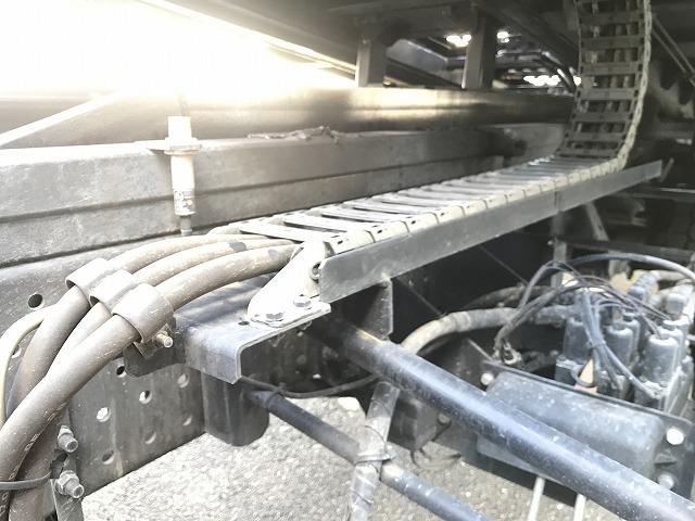 エルフトラック ３ｔ積・電動リアゲート・１オーナー・積載車・６ＭＴ　３ｔ積・積載車・ワンオーナー・６ＭＴ・ＮＥＯ５・電動リアゲート・ラジコン・坂道発進補助装置・社外ナビ、ＴＶ（ＡＶＮ－Ｒ７）左電格ミラー・ＥＴＣ・メッキパーツ・キーレス・荷台内寸　Ｌ５７０３　Ｗ２０６０（50枚目）